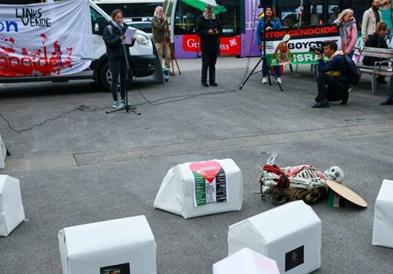 Вечерва е првата полуфинална вечер на Евросонг: Антиизраелски протести пред салата, камерман удри израелска танчерка (ВИДЕО)