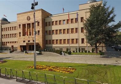 Опозициски пратенички прашања во Собранието – обвинувања меѓу ДУИ и ВРЕДИ за правосудниот испит