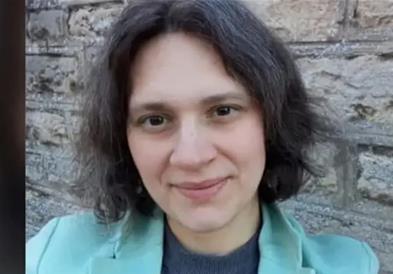 Европа во шок: Мајка од пеколот си ги оставила двете мали деца во шума- им ги врзала очите! (ФОТО)