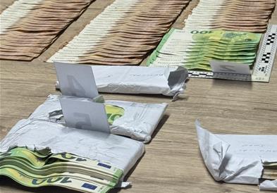 Уапесен е возач и патник во автобус од Германија- пронајдени се 35.000 евра