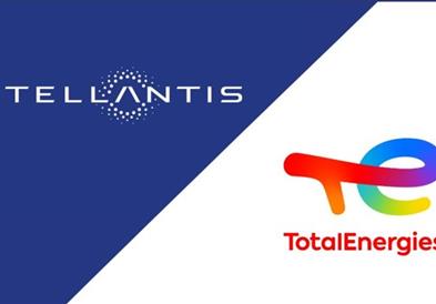  TOTALENERGIES И STELLANTIS ГО ЗАЈАКНУВААТ И ПРОШИРУВААТ СВОЕТО ПАРТНЕРСТВО СО ВИСОКО-ПЕРФОРМАНСНИ МОТОРНИ МАСЛА