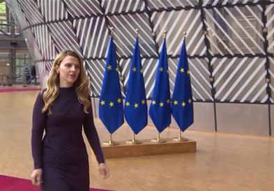 Новата бугарска министерка за надворешни бара политичка зрелост од Македонија