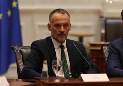 Вицепремиерот Арбен Фетаи поднесе оставка по неколкумесечно непојавување на работа