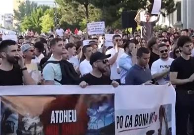 “Иванка, оди си дома”: Протести против проект на Кушнер во Албанија