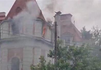 Видео: Гори амбасадата на Пакистан во Белград 