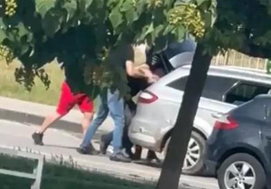 Киднапираа маж среде бел ден и го пикнаа во багажник- драма пред Арената во Загреб (ВИДЕО)