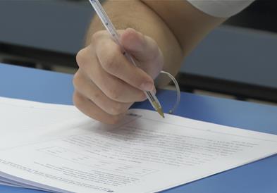 Околу 14.500 кандидати полагаат државна матура - денеска се полага странски јазик, математика или историја