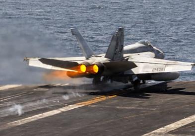 Американскиот „F/A-18“ неутрализираше ирански танкер