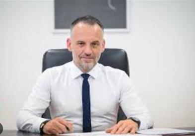 Собранието ја констатира оставката на вицепремиерот Арбен Фетаи