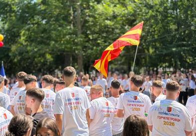 Ѓорче Петров ја одржа првата полуматурска парада – еден ден, шест училишта, една гордост