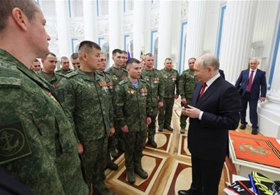 Путин пред војници: Не напредуваме толку брзо колку што би сакале