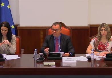 Предлог-законот за соодветна и правична застапеност на јавна расправа во Собранието