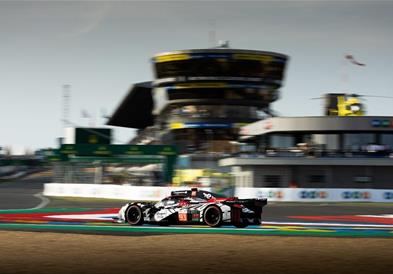 ТИМОТ PEUGEOT TOTALENERGIES ПОКАЖА ИСТРАЈНОСТ ЗА ВРЕМЕ НА ОСОБЕНО ТЕШКОТО ИЗДАНИЕ НА 24 ЧАСА LE MANS