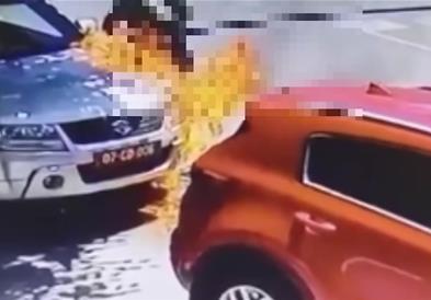 Осумдневен притвор и кривична за скопјанецот кој запали две возила на бугарската амбасада  