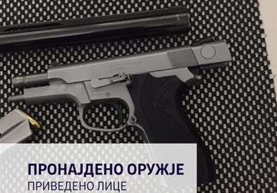Охриѓанец поседувал нелегален арсенал со оружје, уапсен е 