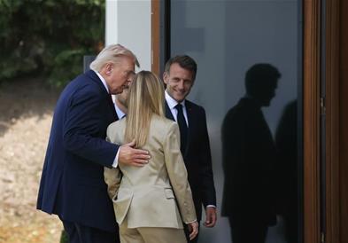 Трамп: Мелони ме замоли да се сликам со неа, ми беше жал за неа