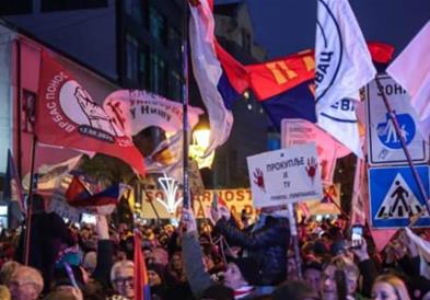 Протест во Нови Сад, се бараат предвремени парламентарни избори во Србија