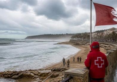 Трагедија во Шпанија: Три момчиња загинаа додека скокале во морето од карпа- прогласена тридневна жалост (ВИДЕО)