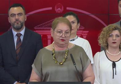 Јаневска: Никој нема да биде отпуштен од работа, иако во претходните 7 години имаме 17 илјади ученици помалку