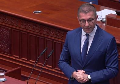 Мицкоски: Граѓаните се иселуваат кога ве гледаат во Дубаи како уживате на Харис Џиновиќ и на јахти, а не сте во затвор