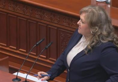 Петровска до Мисајловски: Зошто две години во Министерството за одбрана платите не се зголемени?