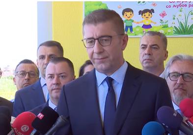 Мицкоски: Продолжуваме со субвенционирање на авиолинии и отворање на нови