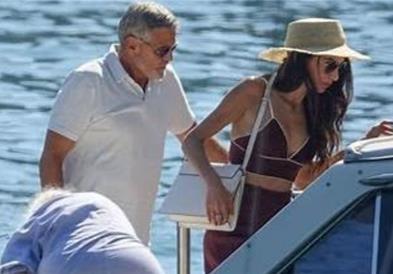 Џорџ и Амал Клуни пристигнаа на Брач, летото ќе го поминат во својата вила