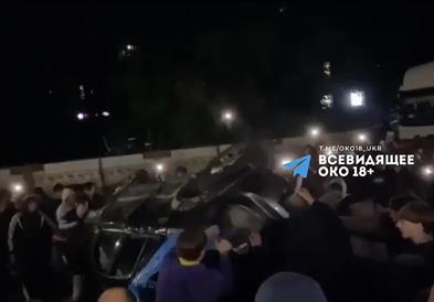 Нереди во Лавов за време на мобилизацијата, превртено воено возило.