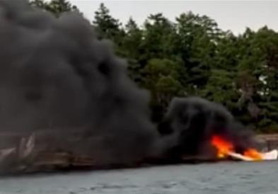 Хидроавион падна во море и се запали во Вашингтон (ВИДЕО)