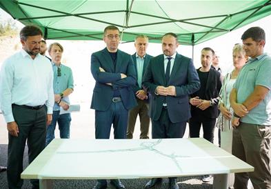 Мицкоски: Владата продолжува со силна поддршка за развој на Скопје, следува набавка на нова комунална опрема и електрични автобуси