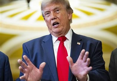 Трамп ги прекина нападите врз Иран 