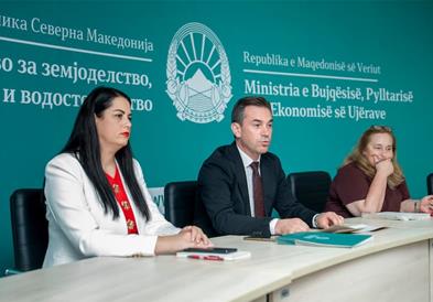 Министерот Серафимовски потпиша седум договори за промоција на домашните производи и развој на руралните средини