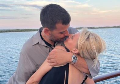 Анѓелка Стевиќ Жугиќ објави 20 романтични фотографии со сопругот: „На моето момче му е роденден“