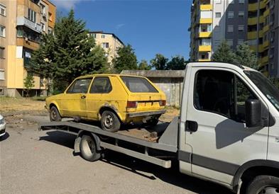 ​Се отстрануваат хаварисани возила низ Општина Кисела Вода