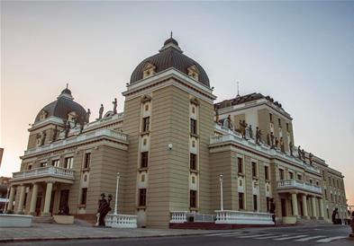 МНТ се отвора кон меѓународната публика, премиерата на „Три сестри“ со превод на англиски јазик,