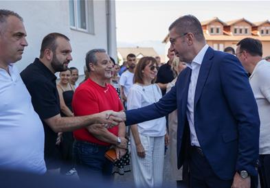 Мицкоски: Доделени новите социјални станови во Дебар, продолжуваме со инвестиции во проекти за граѓаните
