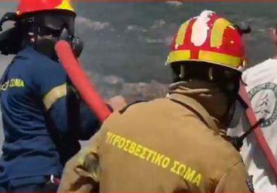 Се влошува состојбата со пожарите во Грција