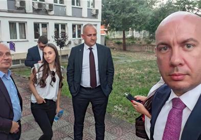 Како бугарски пратеници со судска забрана влегоа во Македонија?