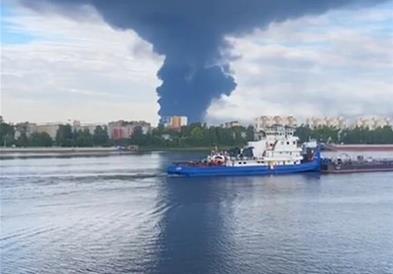 Украина погоди две големи руски рафинерии оддалечени стотици километри од границата