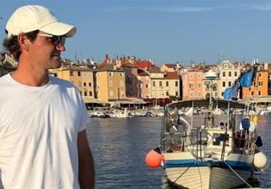 Фото: Легендарниот Федерер пристигна на Балканот: Погледнете каде ужива во својот одмор