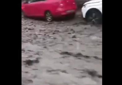 Видео: Поплави во Шпанија, загинаа две жени, седум региони се под предупредување.