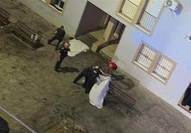 Детали за масакрот во Шпанија: Убиени се мајката и бремената сестра на водач на клан, како и момче кое не било во сродство (Вознемирувачко видео) 