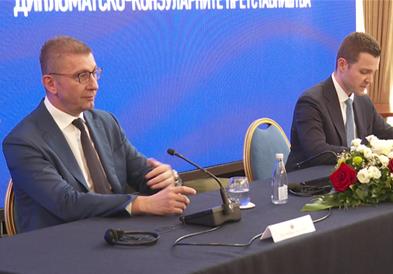 Муцунски и Мицкоски ги пренесоа државните приоритети на Амбасадорскиот совет во Скопје
