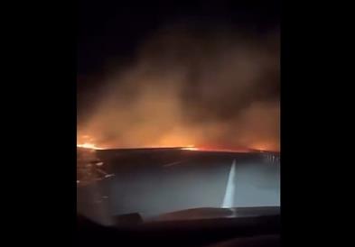 Пожар на експресниот пат Штип- Кочани, сообраќајот во прекин (ВИДЕО) 
