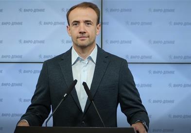 Стојаноски: Пред почеток на учебната година Владата со конкретни мерки ги поддржува семејствата, ранци, тетратки, пенкала, моливи, боици по пониски цени  