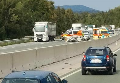 Тројца македонски државјани загинаа, а двајца се тешко повредени во страшна сообраќајка во Словенија (ВИДЕО)