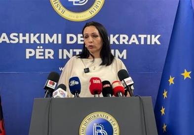 ДУИ: Заменик-министерот кукла лаже: 105 албански кандидати аплицирале во средното полициско училиште