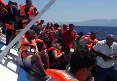 Патнички брод со над 250 туристи се преврте во близина на Кипар (ВИДЕО)