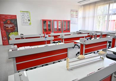 Новата учебна година во Скопје со современи услови за учениците