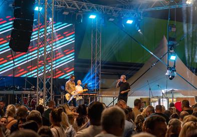 Со мирис на ајвар, музика и многубројна публика започна „Taste the South“